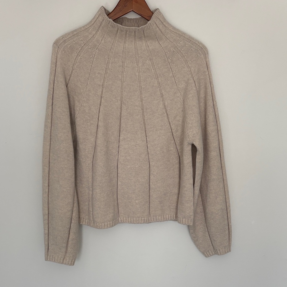 Ann Taylor women’s sweater size Medium